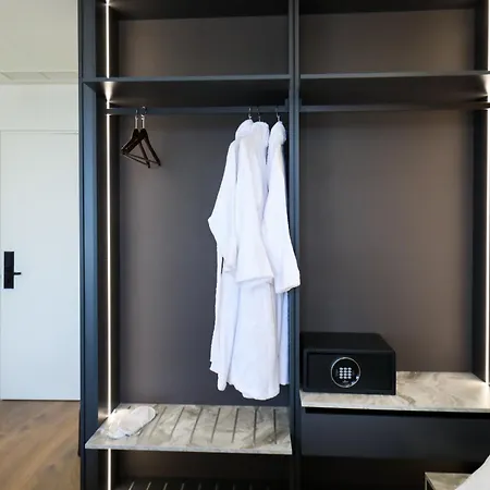 Adore 4* Vlorë