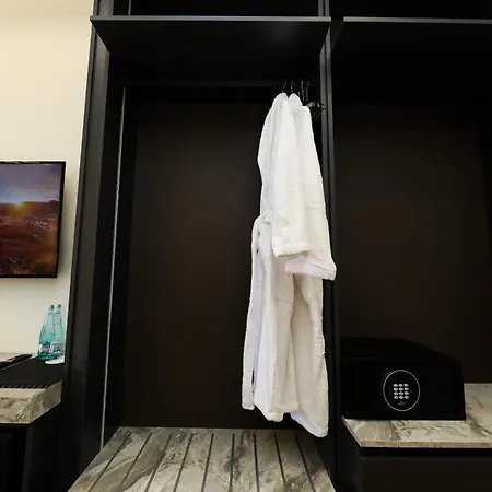Adore Hotel 4*