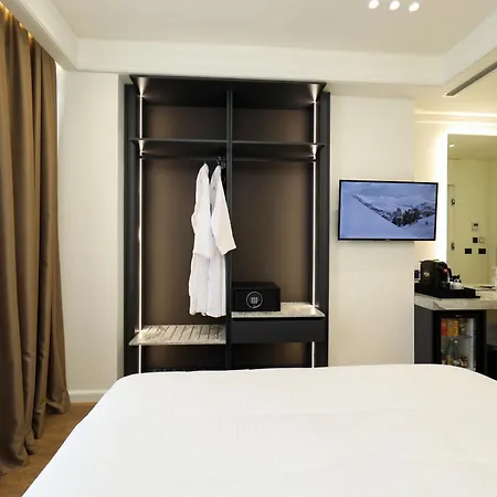 Hotel Adore 4*
