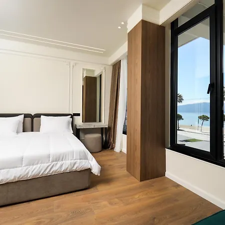 Adore Hotel 4*