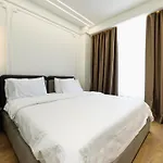 Adore 4*