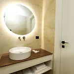 Adore Vlorë