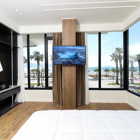 Adore Hotel 4*